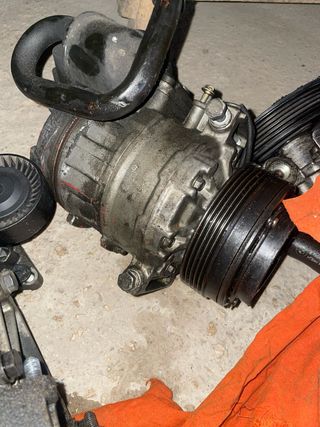 Compresor A/C M54B30 usado