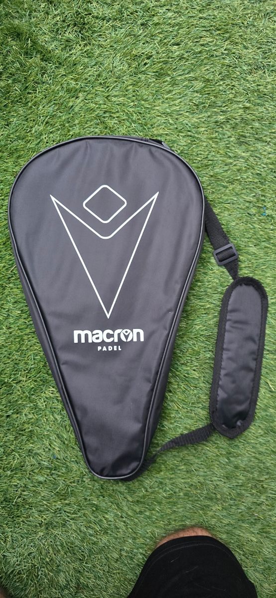 Pala Padel Macron Poseidon Shadow 2
NUEVA Precinto