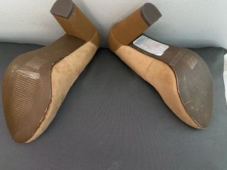 Zapatos ante marrón nuevos