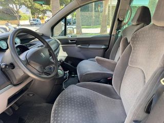 Peugeot C8 2005