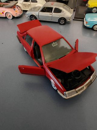 Opel Rekord 1/43: Coche escala rojo