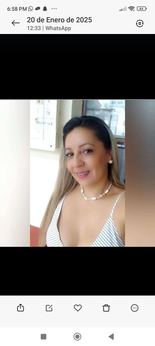 Cuidadora de niños y adulto