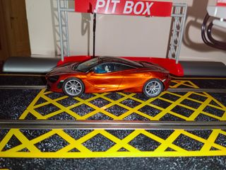 Scalextric McLaren MP4-29 coche