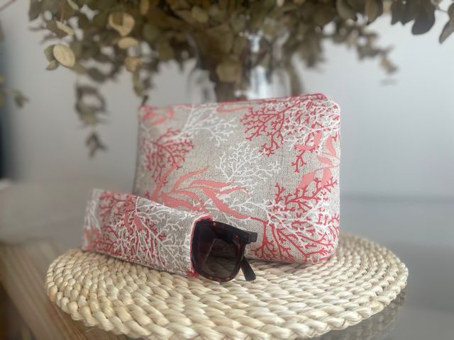 bolso/ neceser con funda de gafas