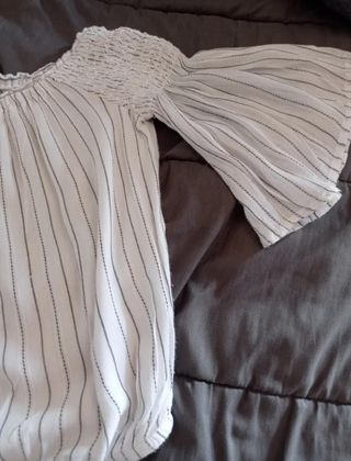 Blusa blanca y negra a rayas
