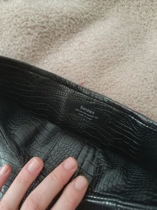 Mini Falda Bershka negra XS