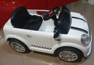 Coche eléctrico infantil