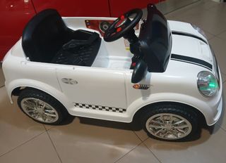 Coche eléctrico infantil