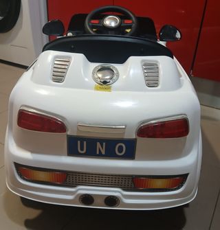 Coche eléctrico infantil