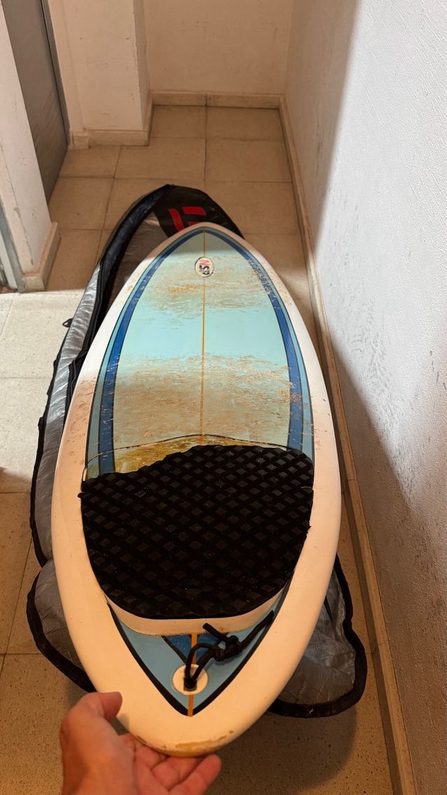Tabla surf NSP 6.8 - usada con funda 150€