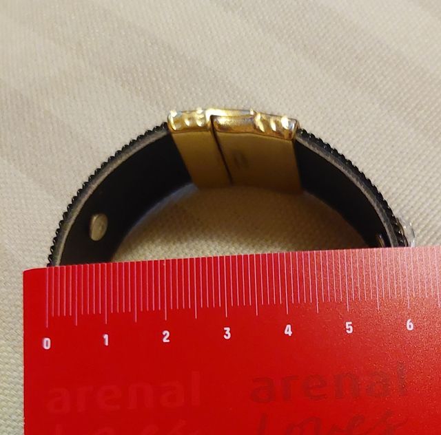 Pulsera negra con brillantes