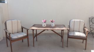 Mesa+sillas terraza -madera-beige