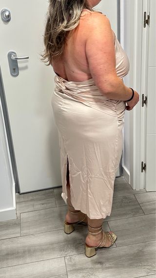 Vestido satén beige fiesta