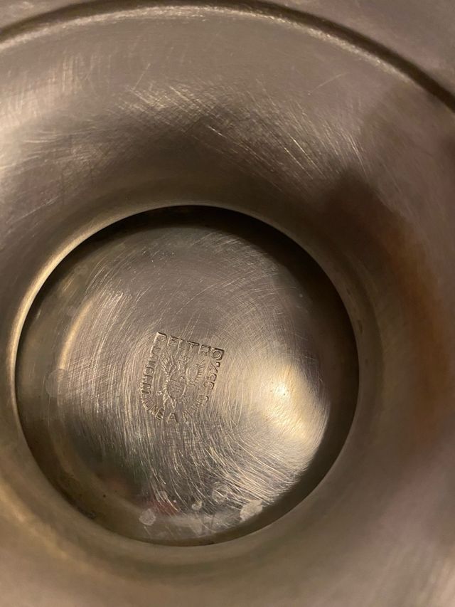 coppa con coperchio in peltro antico