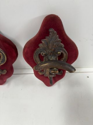 2 Perchas Pared Antiguas - Terciopelo Rojo