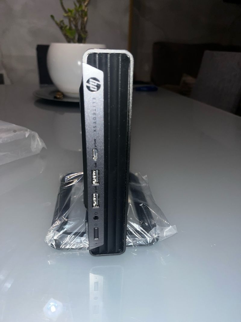 HP EliteDesk 800 G6 Mini PC + monitor 24 lenenovo