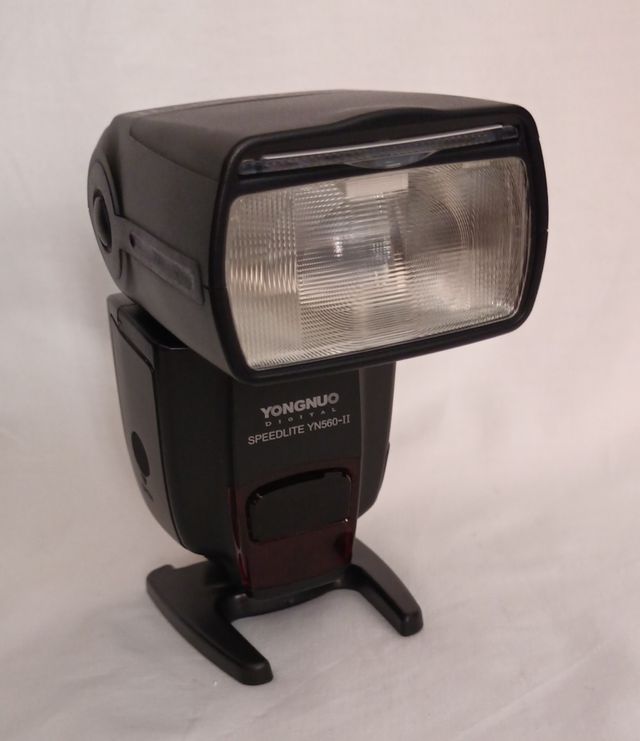 Flash Yongnuo YN560-II + RF-602/C + RF-600TX