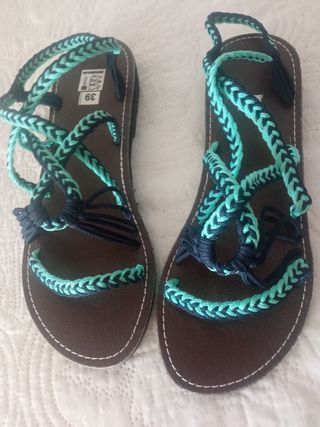 Sandalias planas atadas -talla 39