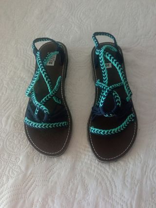 Sandalias planas atadas -talla 39
