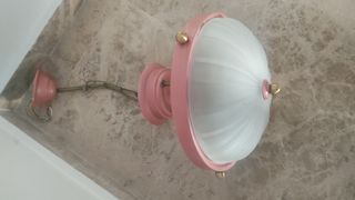 Lámpara dormitorio rosa-dorada