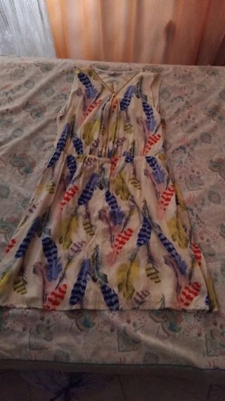 Vestido blanco estampado plumas