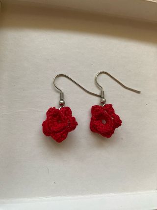 Pendientes crochet rojos