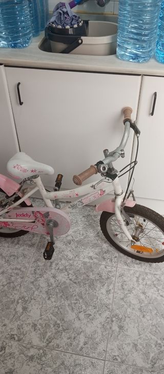 Bicicleta niña cada uno a 10€