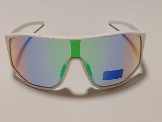Gafas deportivas blancas