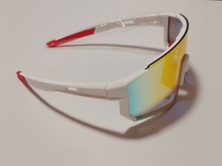 Gafas deportivas blancas