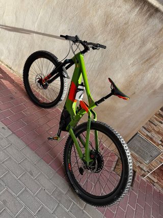 Bicicleta eléctrica Cube