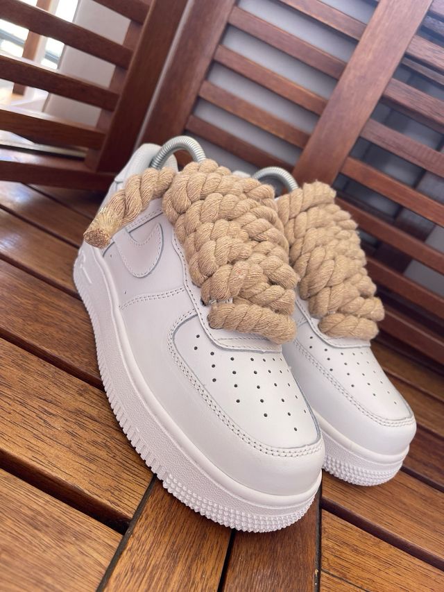 SERVICIO DE PERDONALIZACION DE ZAPATILLAS