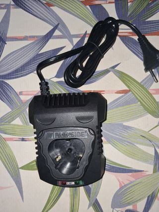 Cargador baterías 12V