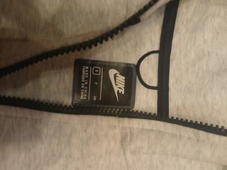 Sudadera Nike Tech Fleece gris