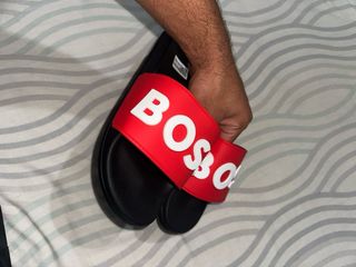Chanclas BOSS rojas y negras, talla 42