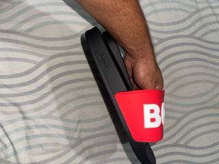 Chanclas BOSS rojas y negras, talla 42