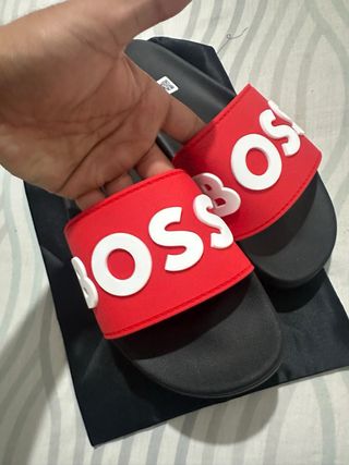 Chanclas BOSS rojas y negras, talla 42