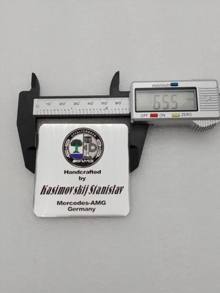 EMBLEMA MOTOR METALICO MERCEDES AMG PREPARAC