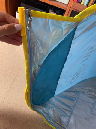 Piscina infantil con sombrilla