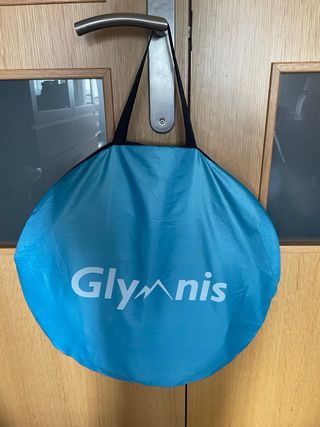 Piscina infantil con sombrilla