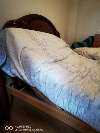 2 camas articuladas madera marrón 
125€ unidad