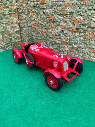 Alfa Romeo 2300 Monza 1934 – Escala 1:18 – Burago
