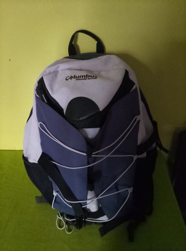 Mochila Columbus azul y blanca