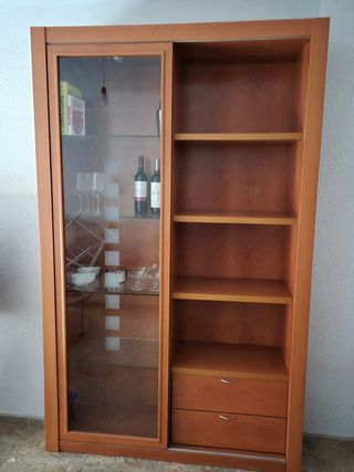 Vitrina-estantería madera y cristal