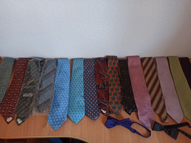 Lote 14 corbatas + 2 pajaritas