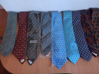 Lote 14 corbatas + 2 pajaritas