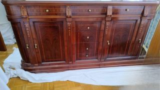 Mueble recibidor vintage con espejo.