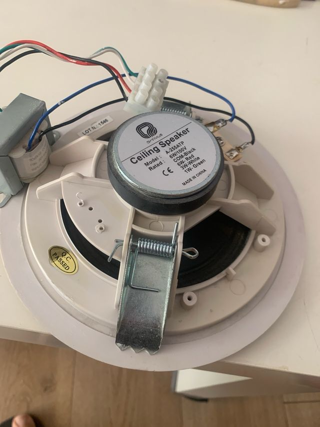 Altavoz empotrable blanco