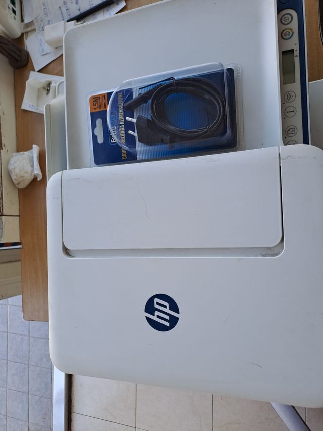 HP Deskjet 4130 - Stampante bianca