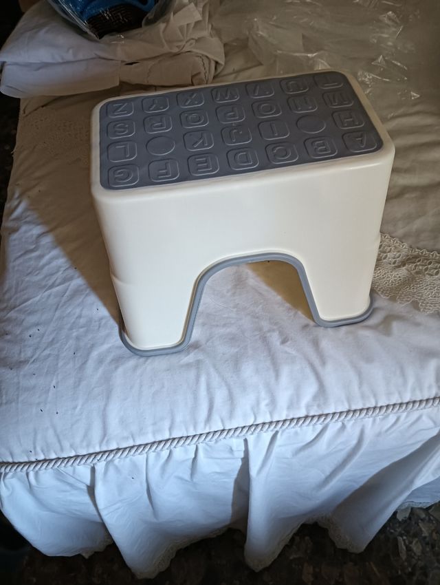 Escalera aprendizaje niños - números alfabeto. 