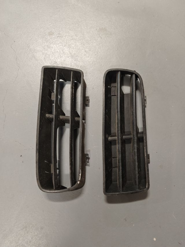 Rejillas paragolpes VW Golf IV (2)